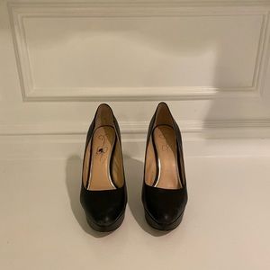 Jessica Simpson Size 9.5 Black Pumps
